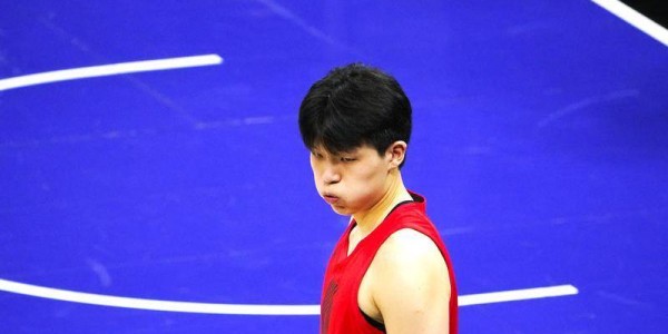 杨瀚森背靠背首发出战 23分钟15+9+5另有5失误5犯规