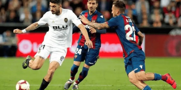 西甲保级战火重燃：埃尔切主场死磕西班牙人