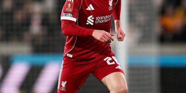 时隔4年铁卫再献传射，萨拉赫破门，利物浦3-1复仇狼队晋级八强