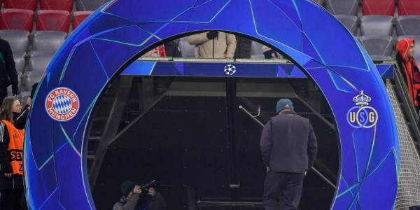 凯恩续约拜仁：从英超之星到德甲传奇的蜕变之路