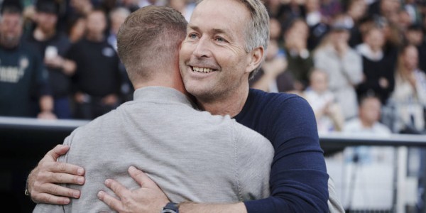 错失绝佳良机！库库雷利亚回做，乔治小禁区直面门将打门被扑！