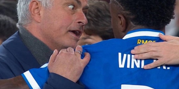 穆里尼奥引发热议！不偏袒弟子巧妙转移焦点，呼吁下一场全力以赴