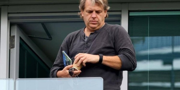 傻胖子和死胖子！伯利让蓝军成为笑柄，拉波尔塔亲手砸掉巴萨招牌